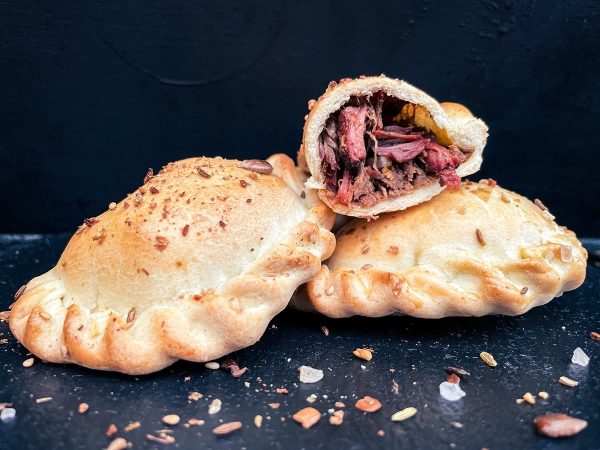 Roken-en-Stoken-BBQ-catering-empenadas-pulled-beef