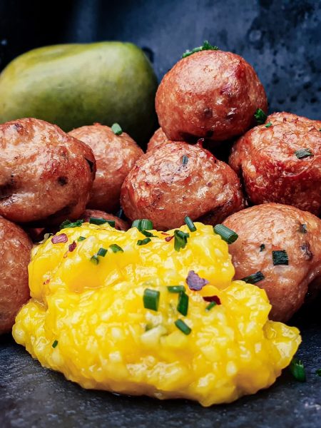 Roken-en-Stoken-BBQ-catering-gerookt-kippenballetje-met-mangochutney-2